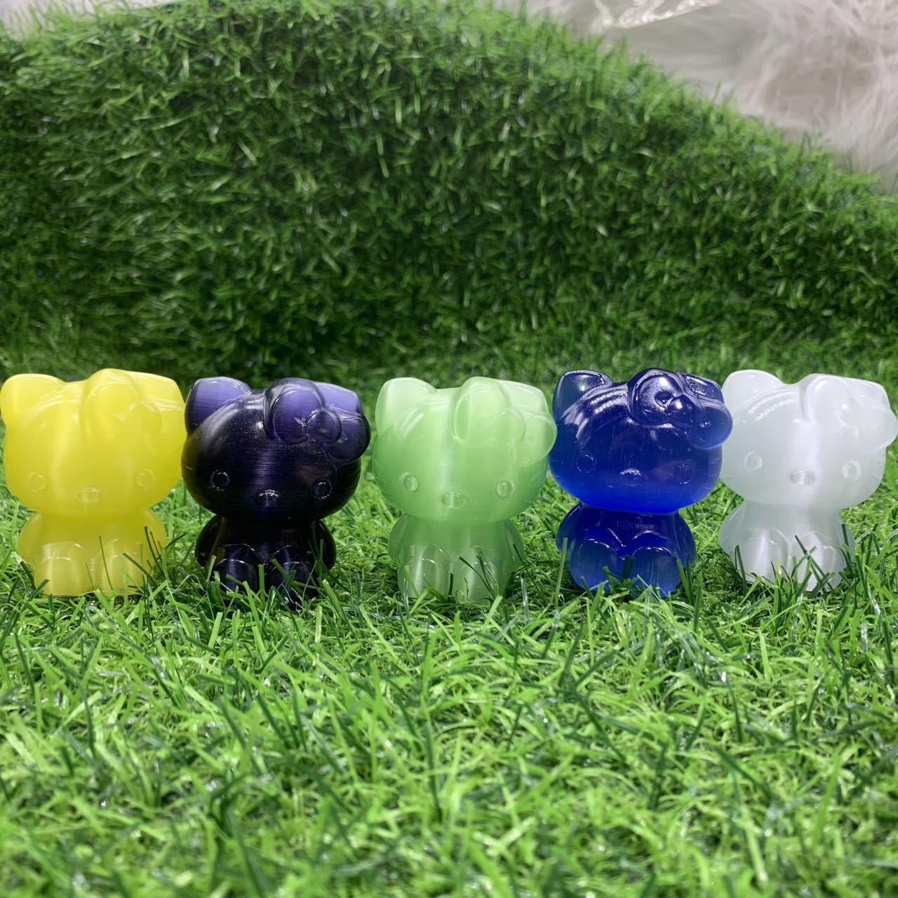 Hello kitty cat eye carving