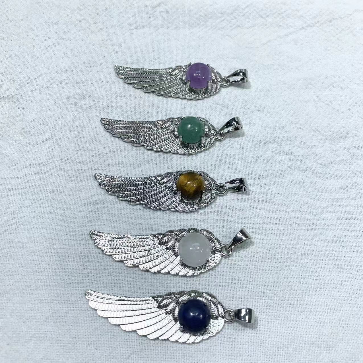 Wing pendent