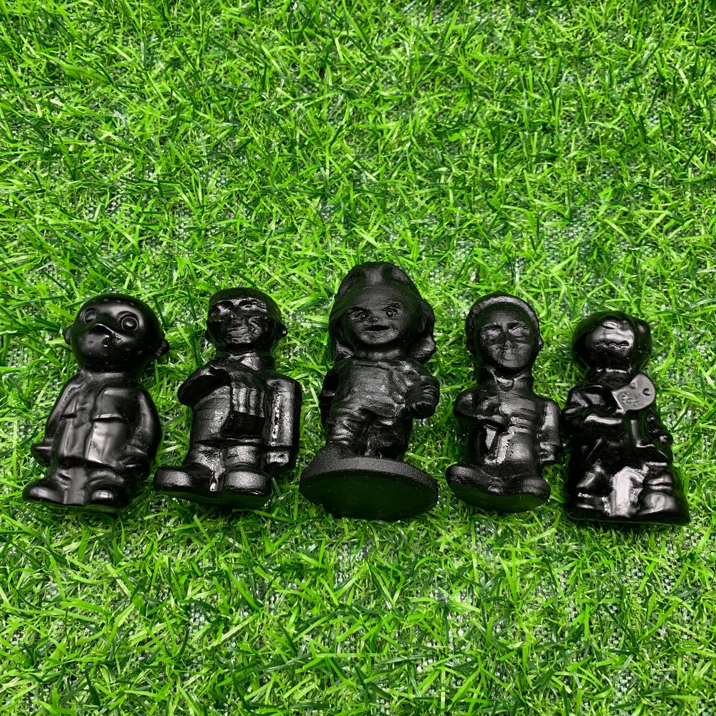 Movie Five obsidian carving 01