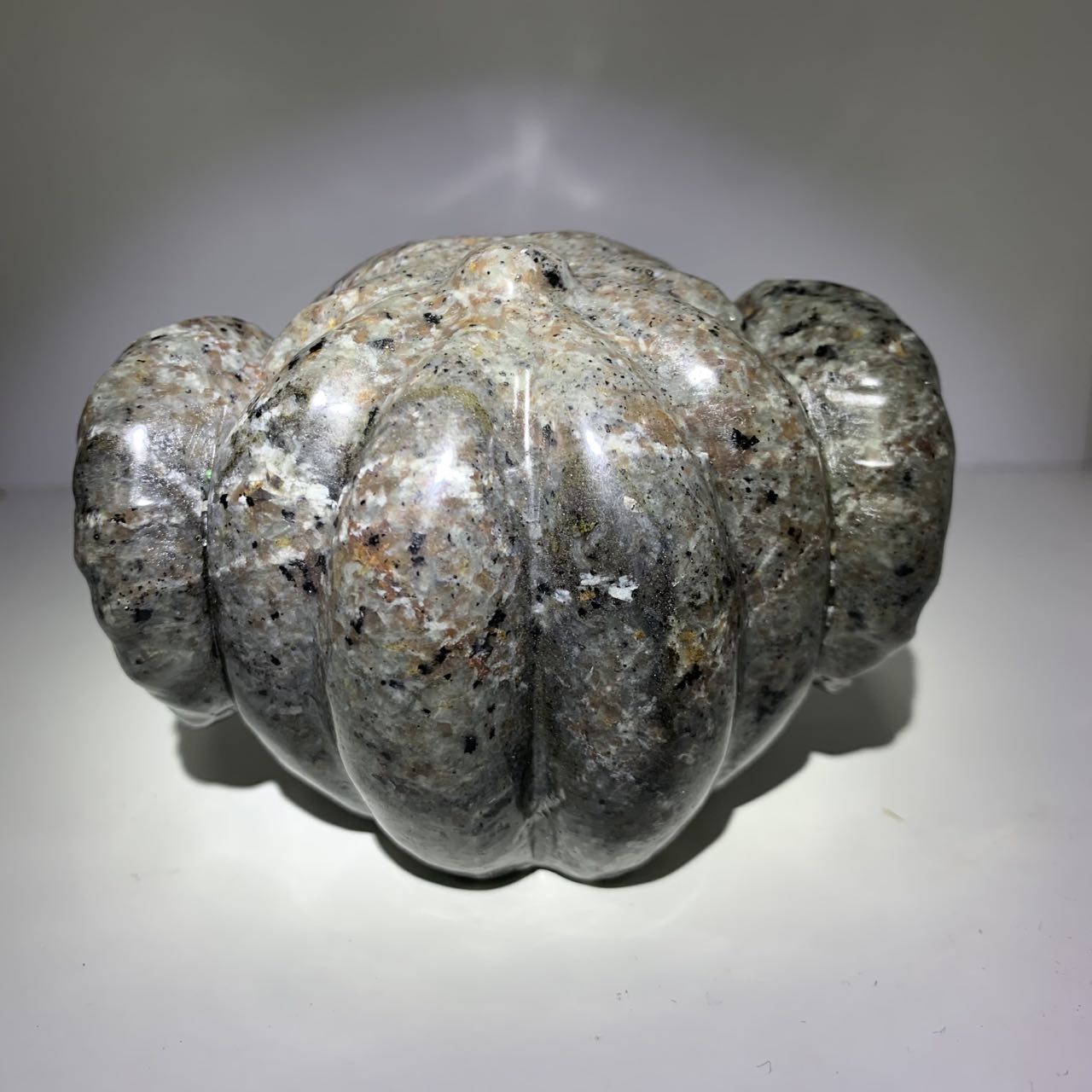 Z4 Horns Skull yooperlite carving