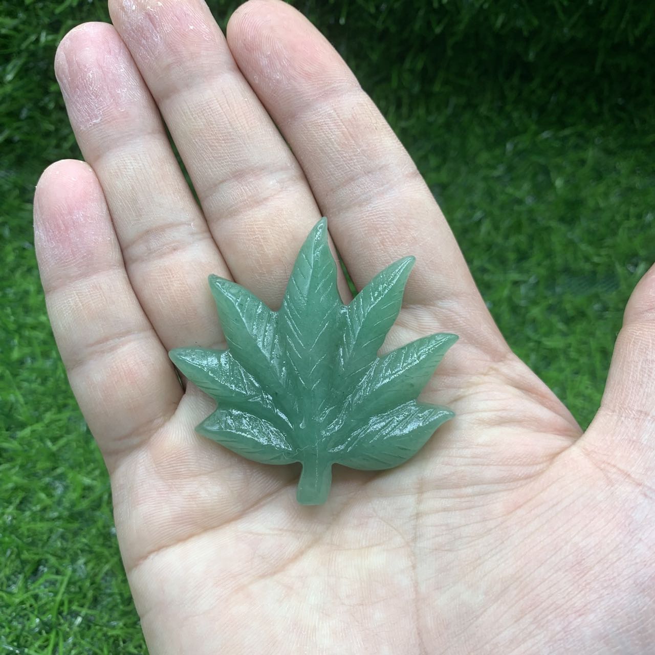 Different kinds of leaves carving