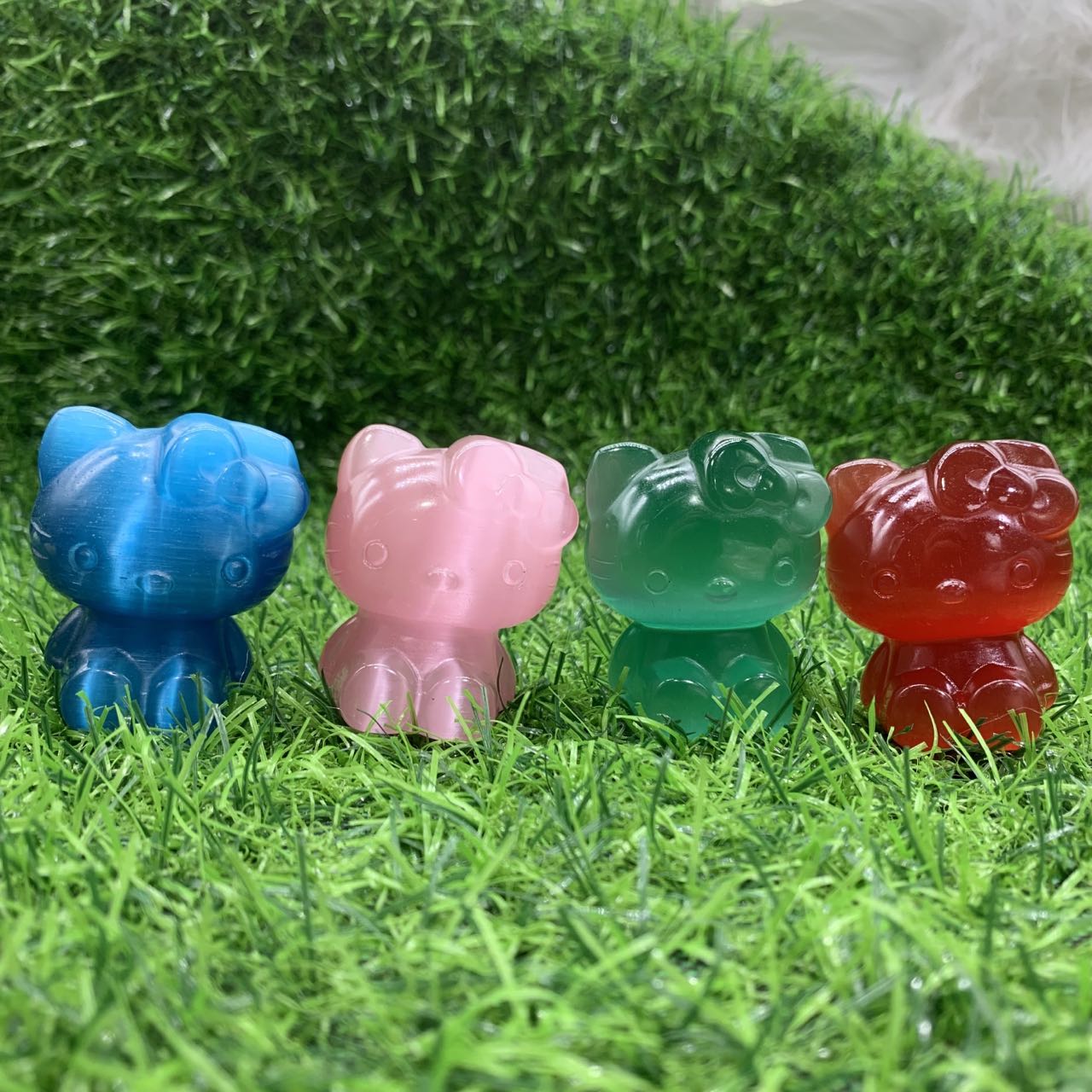 Hello kitty cat eye carving