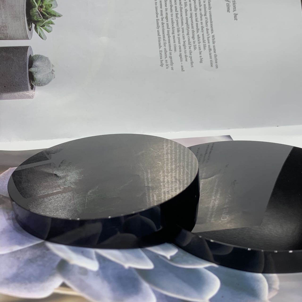 Obsidian plate, Mirror small size