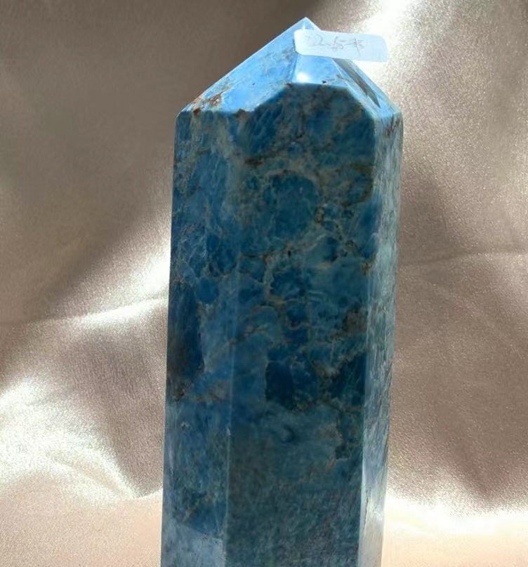 T9 blue apatite