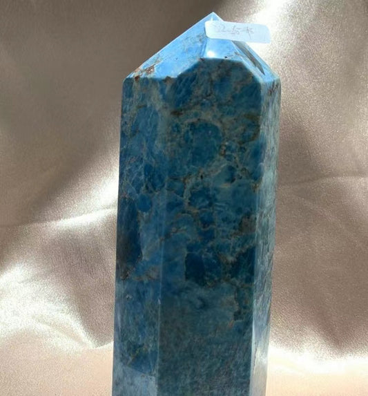 T9 blue apatite
